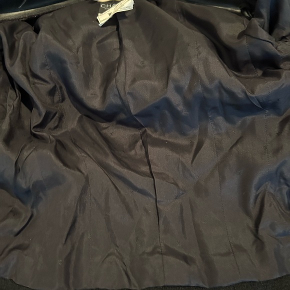 Vintage Chanel Jacket w Gorgeous Buttons - Picture 9 of 10